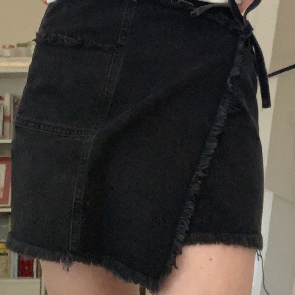 Urban Outfitters black denim skirt - Picture 3 of 3